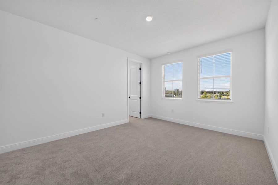Spacious, unfurnished interior of a new home in Lake Cawood Cove, Windermere (Image 17). Spacious, unfurnished interior of a new home in Lake Cawood Cove, Windermere (Image 17).