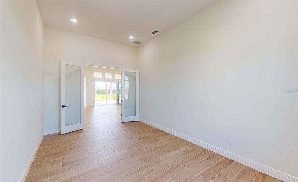 Spacious, unfurnished interior of a new home in Waterset, Apollo Beach (Image 16).