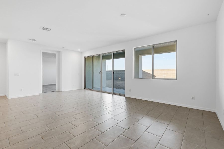 Spacious, unfurnished interior of a new home in Tierra Vistoso, Surprise (Image 8).