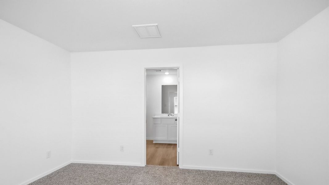 Spacious, unfurnished interior of a new home in Sunset Valley, Hockley (Image 14).
