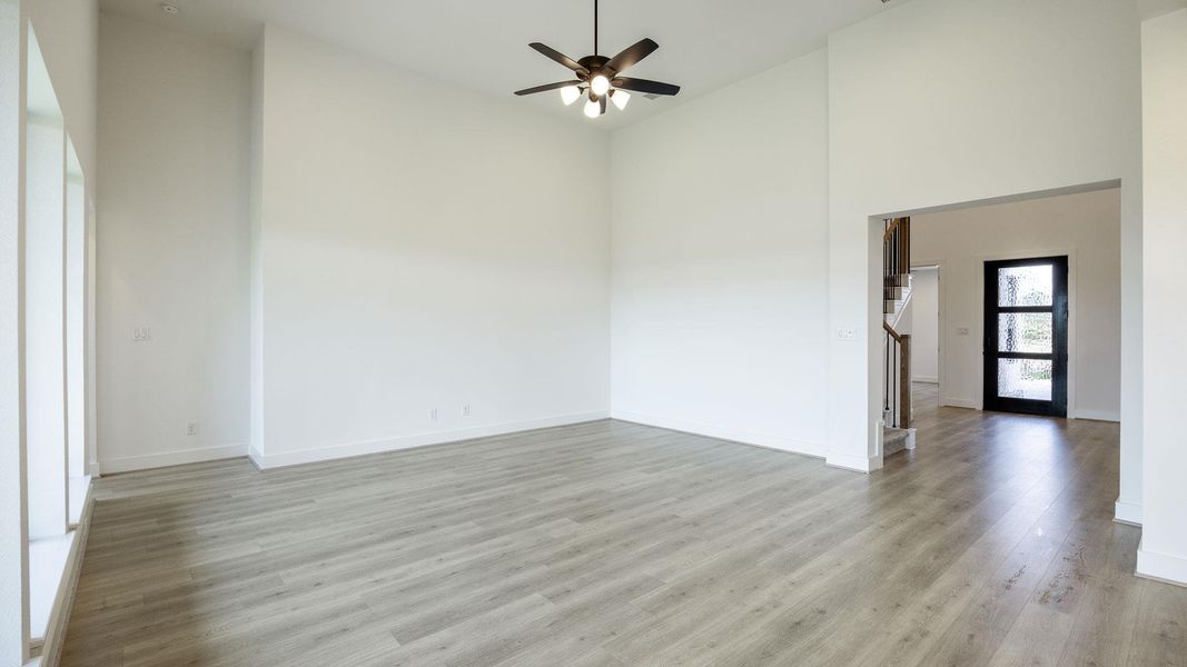 Spacious, unfurnished interior of a new home in Nolina, Georgetown (Image 11).