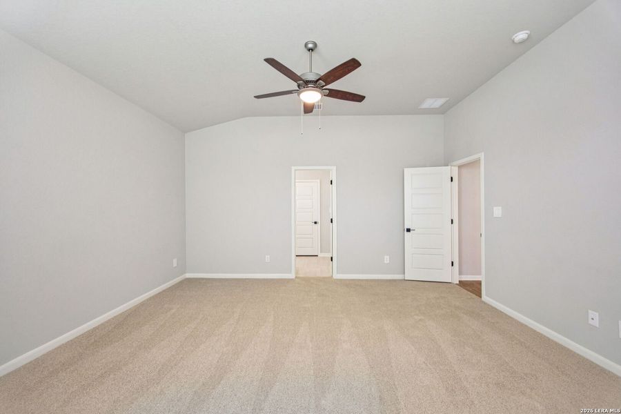 Spacious, unfurnished interior of a new home in Arcadia Ridge - Premier Series, San Antonio (Image 31).