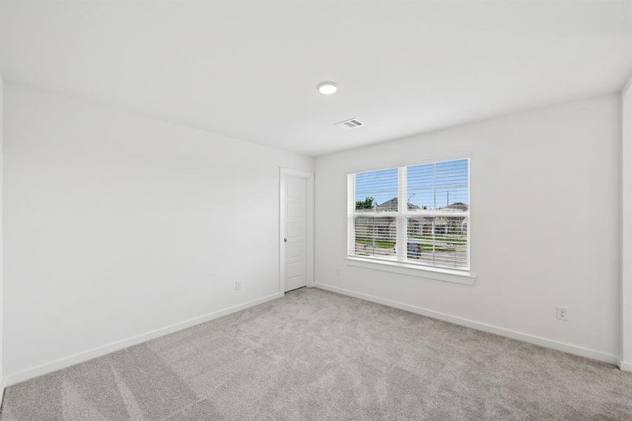 Spacious, unfurnished interior of a new home in Summerview, Fulshear (Image 11). Spacious, unfurnished interior of a new home in Summerview, Fulshear (Image 11).