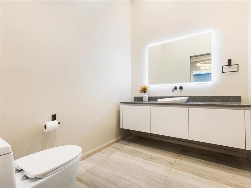 Furnished interior view inside a new home in , Dallas (Image 12).