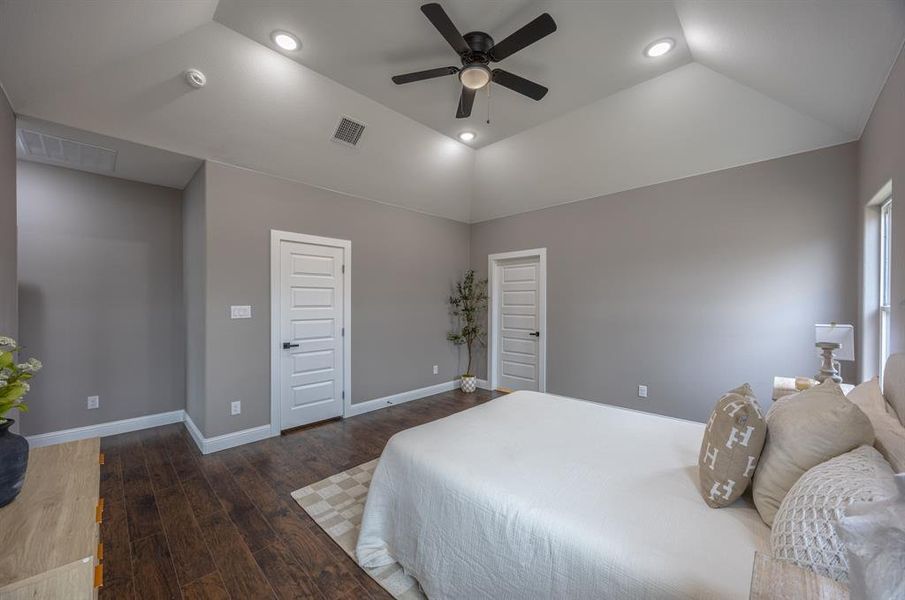 Furnished interior view inside a new home in , Cleburne (Image 18).