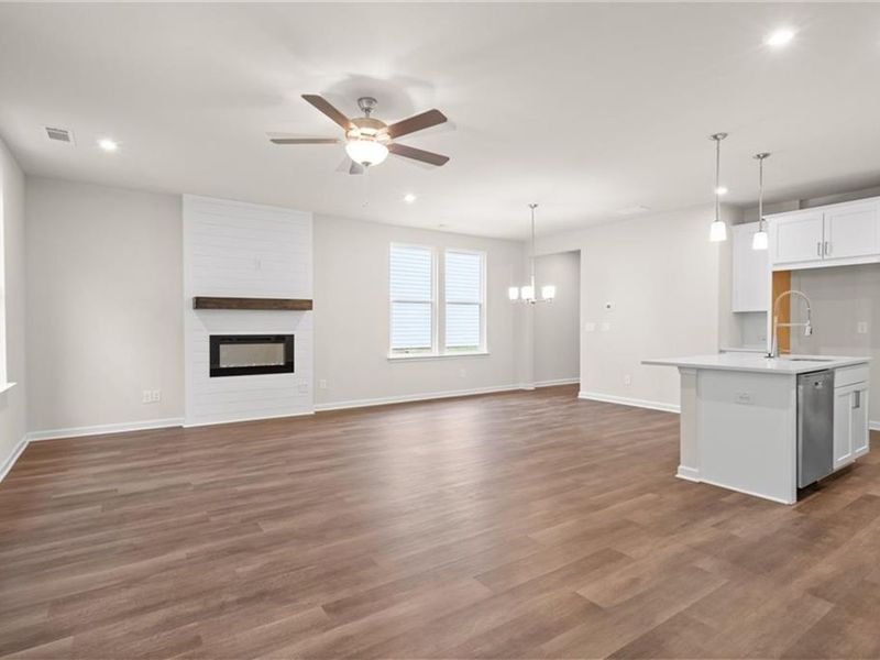 Spacious, unfurnished interior of a new home in The Village at Shallowford, Kennesaw (Image 19).