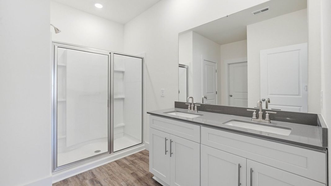 Furnished interior view inside a new home in Saint Andrews Garth, Kingsport (Image 11).