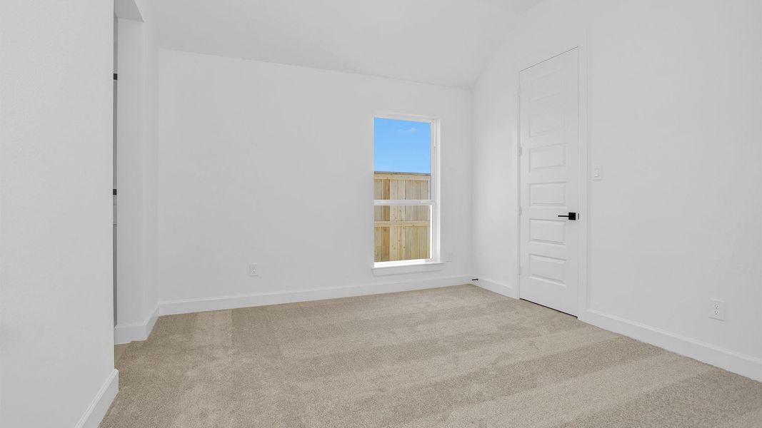 Spacious, unfurnished interior of a new home in Fulshear Lakes, Fulshear (Image 8). Spacious, unfurnished interior of a new home in Fulshear Lakes, Fulshear (Image 8).