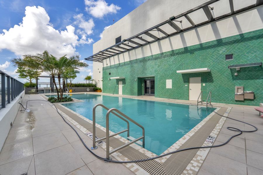 035_trevisuality_11_ne_6th_st_2201-35_49