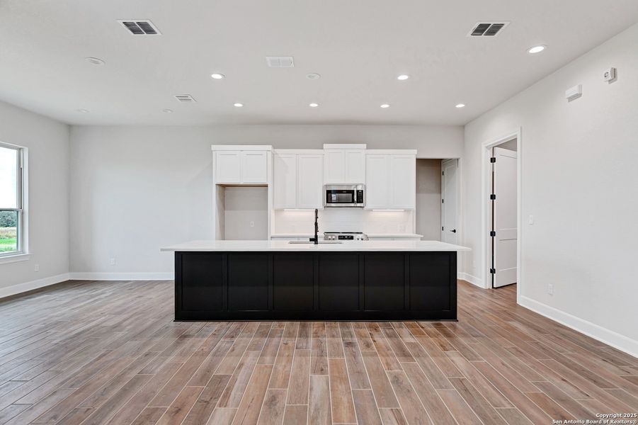 Furnished interior view inside a new home in , La Vernia (Image 7). Furnished interior view inside a new home in , La Vernia (Image 7).