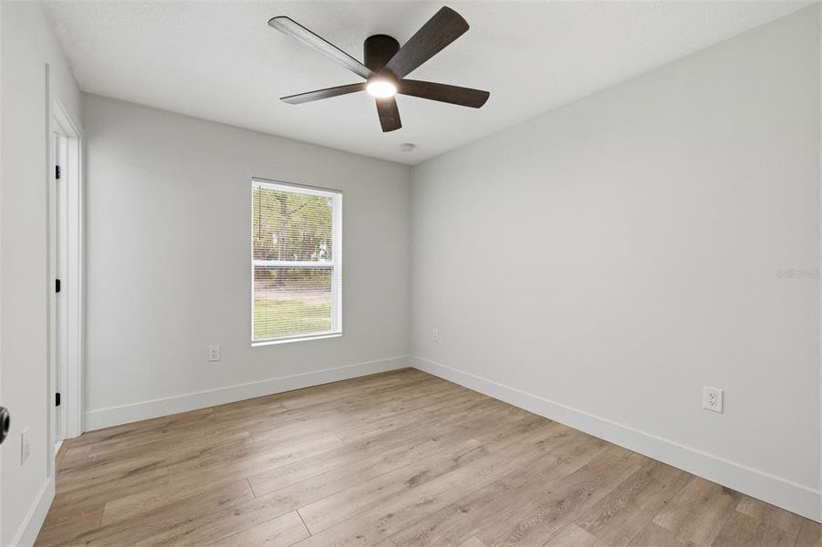Spacious, unfurnished interior of a new home in , Crystal River (Image 21).