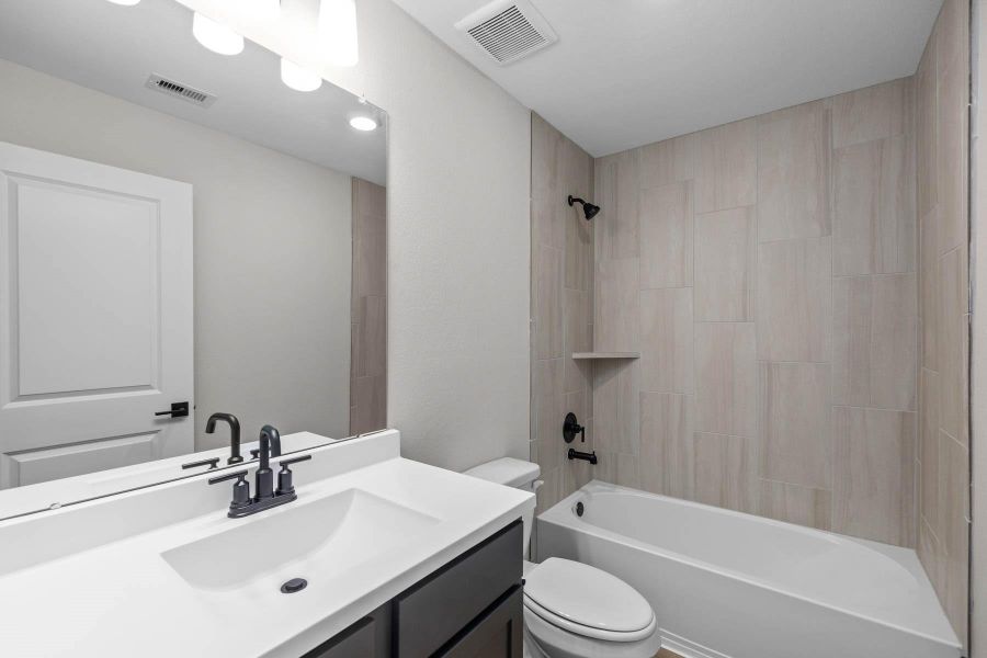 Furnished interior view inside a new home in Lago Mar, Texas City (Image 6).