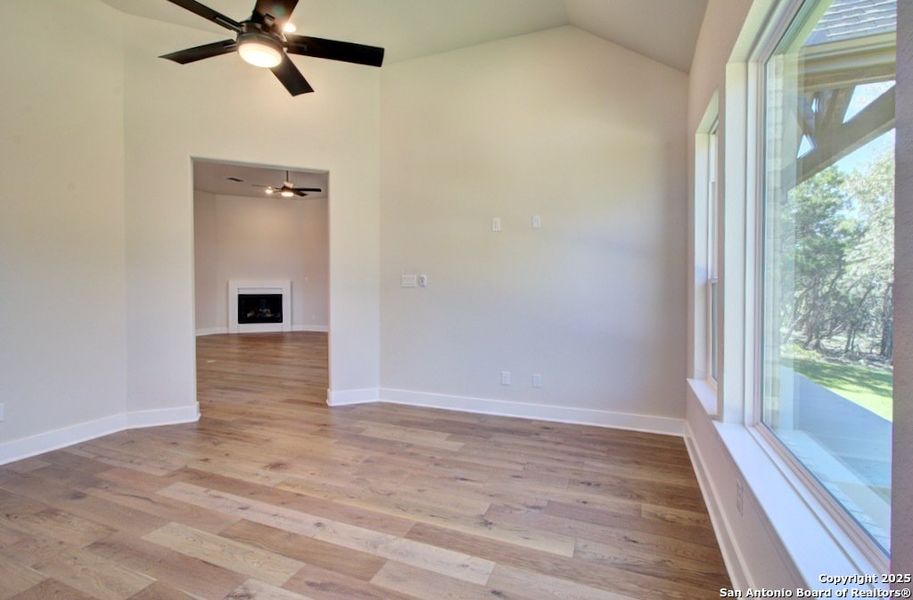 Spacious, unfurnished interior of a new home in Verandas at the Rim, San Antonio (Image 26). Spacious, unfurnished interior of a new home in Verandas at the Rim, San Antonio (Image 26).