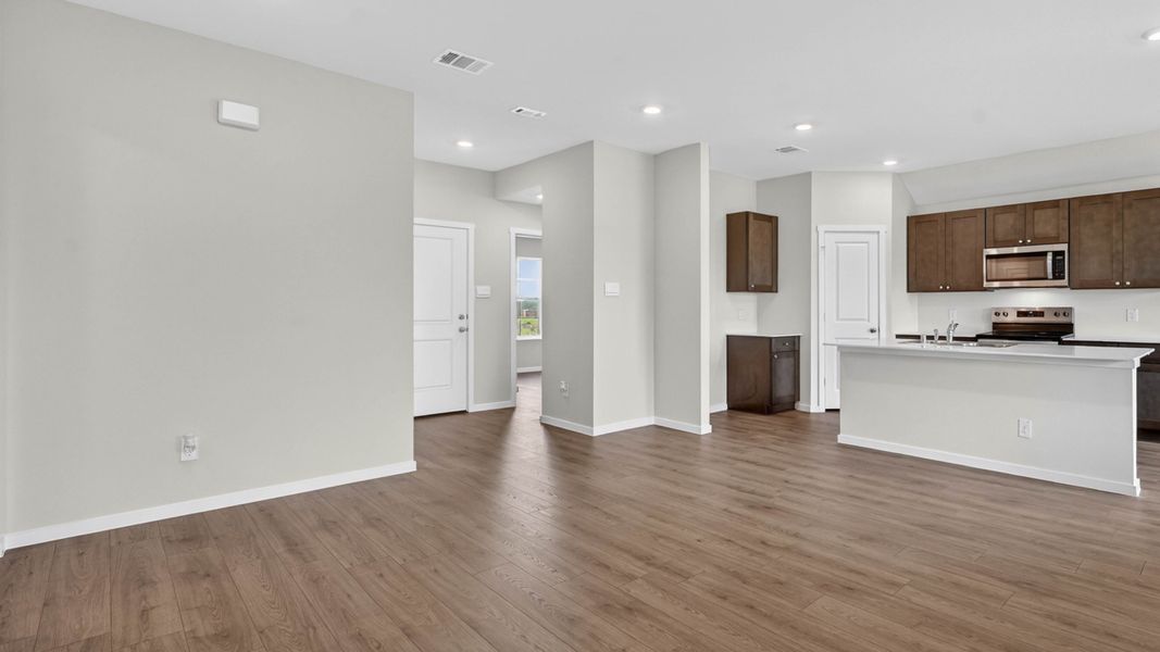 Spacious, unfurnished interior of a new home in Waverly Estates, Josephine (Image 6).