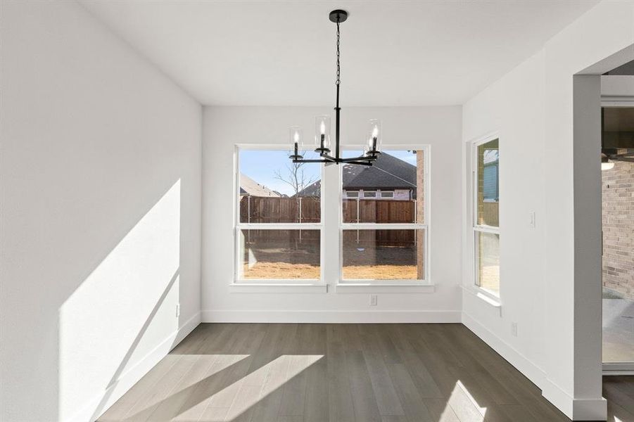 Spacious, unfurnished interior of a new home in Edgewood Creek, Celina (Image 30).