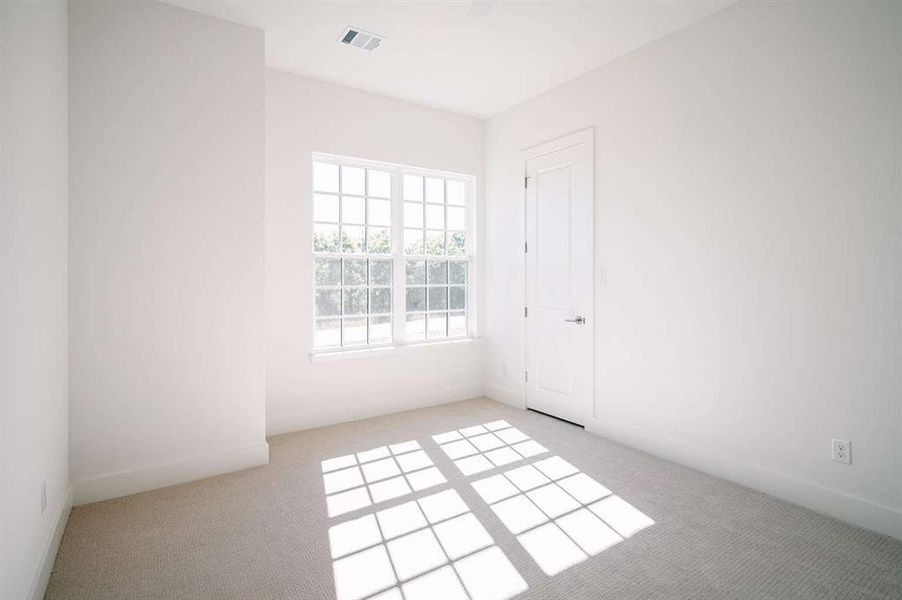 Spacious, unfurnished interior of a new home in , Weatherford (Image 26).