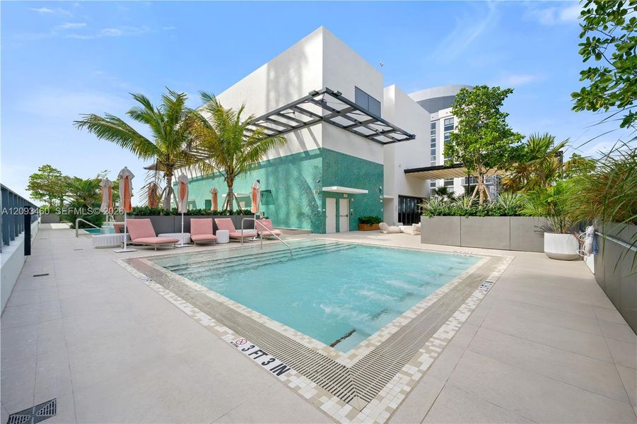 Community amenities in , Miami (Image 10).