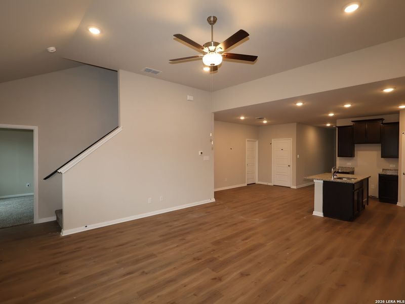 Spacious, unfurnished interior of a new home in Agave, San Antonio (Image 20).