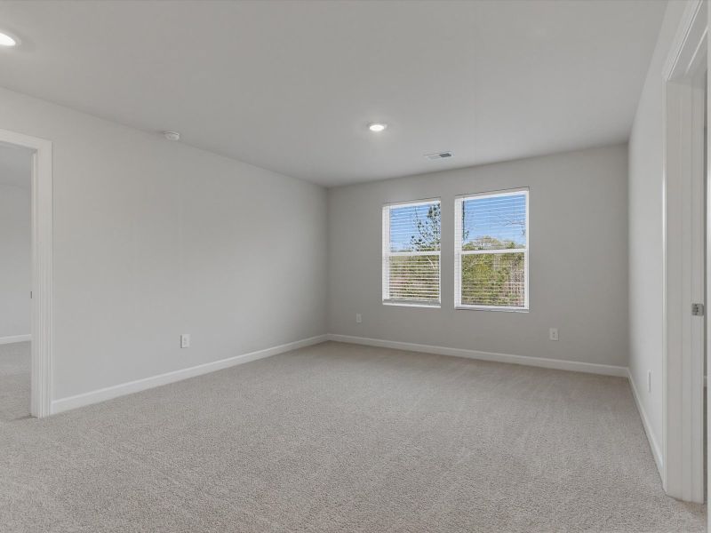 Spacious, unfurnished interior of a new home in Shiloh Valley, Piedmont (Image 13).
