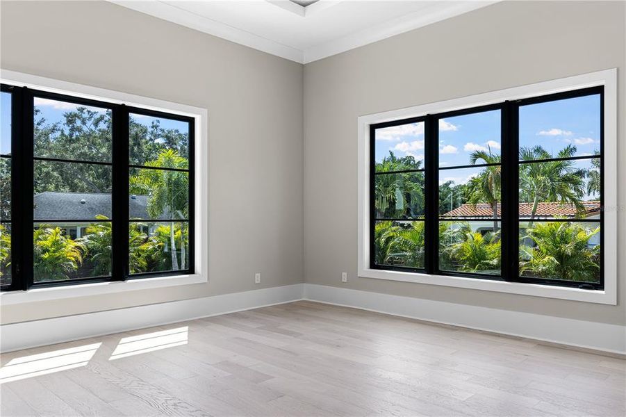 Spacious, unfurnished interior of a new home in , St. Petersburg (Image 11).