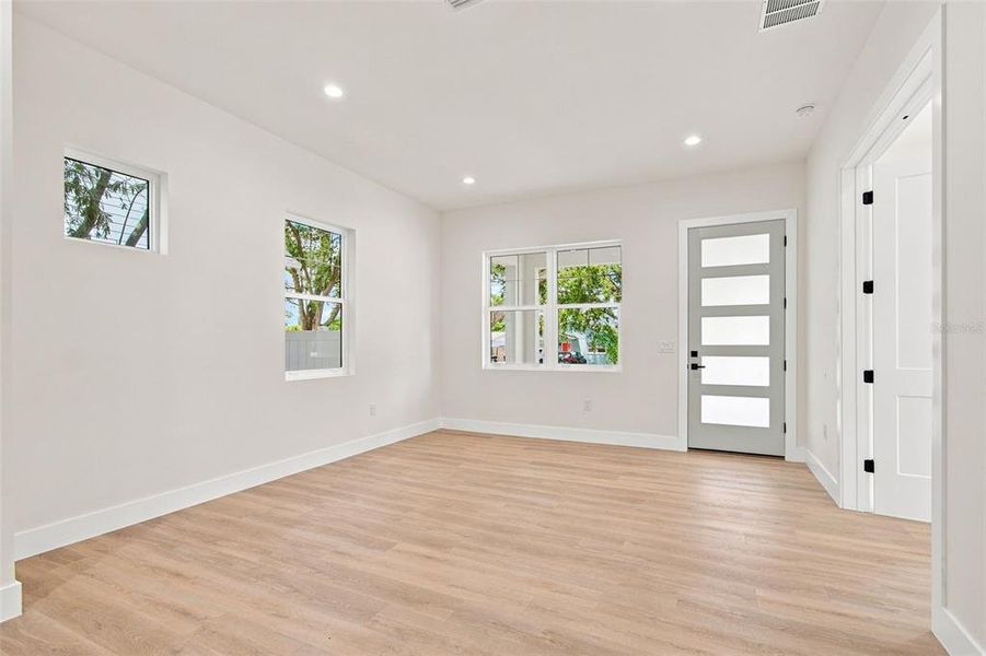 Spacious, unfurnished interior of a new home in , St. Petersburg (Image 71). Spacious, unfurnished interior of a new home in , St. Petersburg (Image 71).