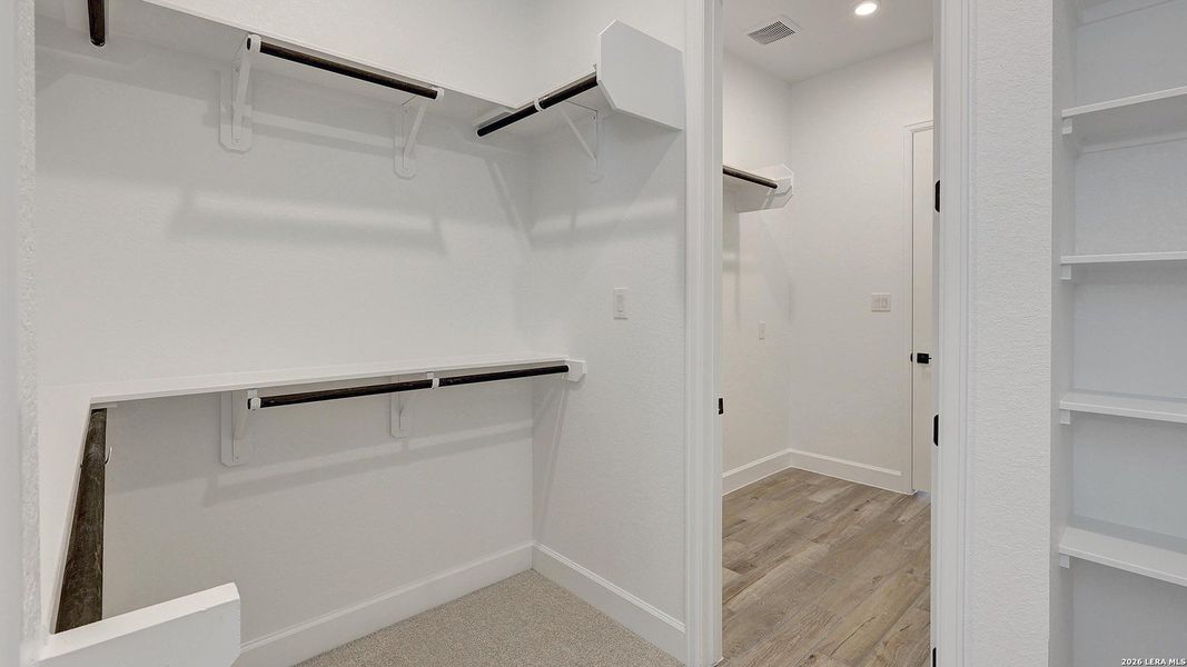 Spacious, unfurnished interior of a new home in Esperanza, Boerne (Image 19).