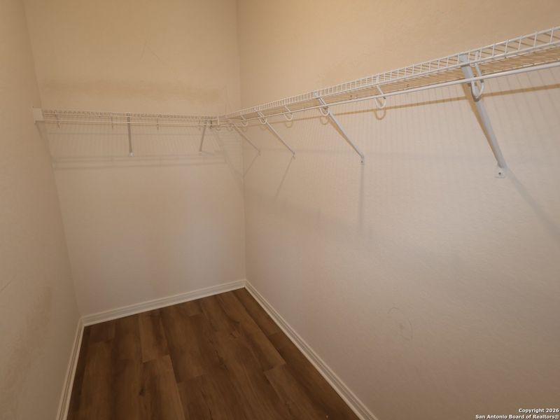 Spacious, unfurnished interior of a new home in Winding Brook, San Antonio (Image 17).
