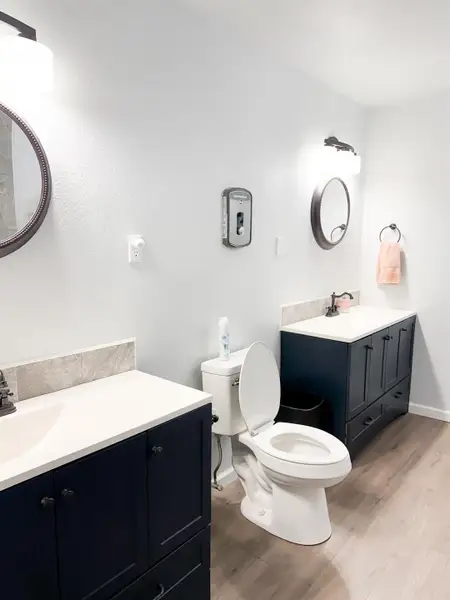 Furnished interior view inside a new home in , Groesbeck (Image 10).