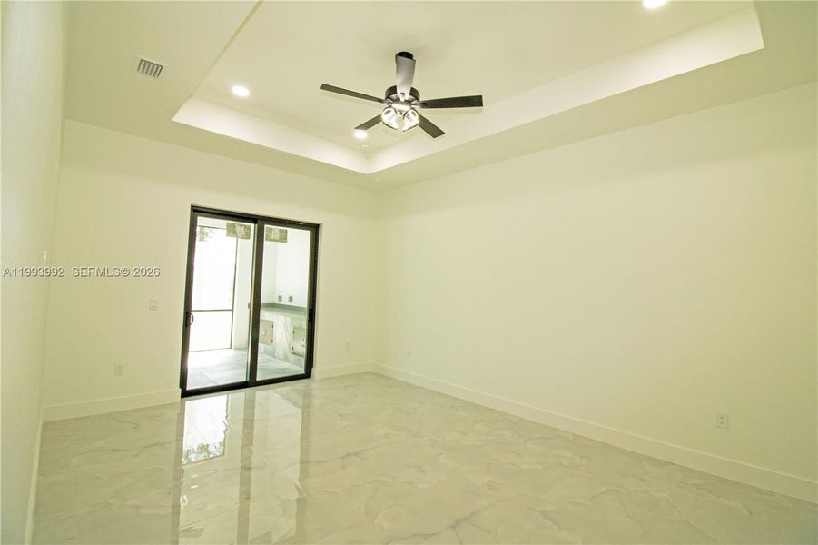 Spacious, unfurnished interior of a new home in , Lehigh Acres (Image 21).