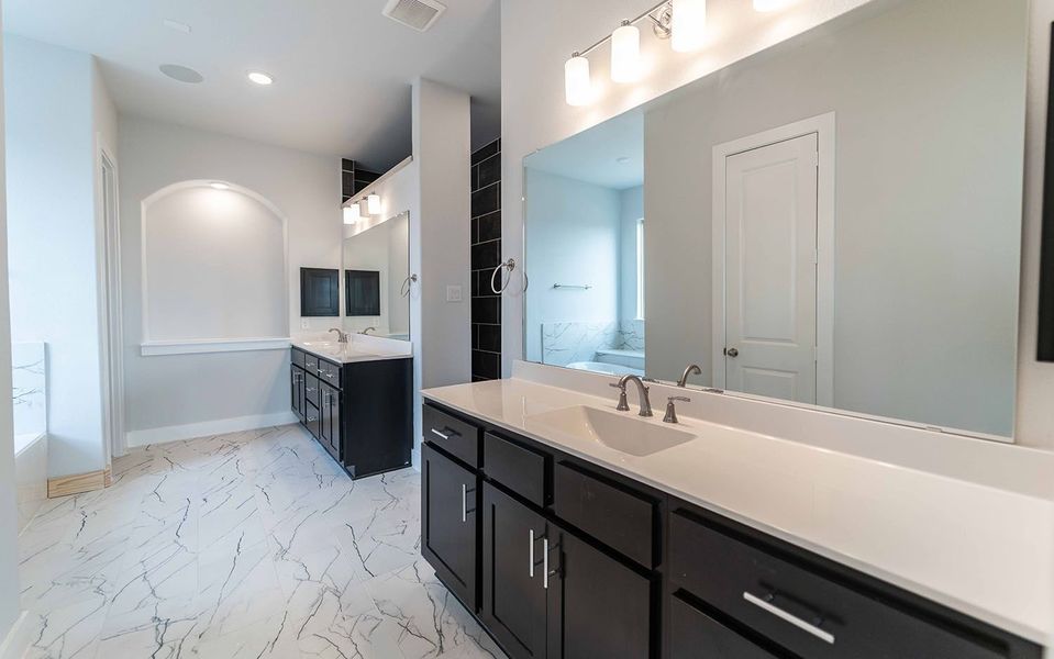 Furnished interior view inside a new home in Sonoma Verde, Rockwall (Image 8). Furnished interior view inside a new home in Sonoma Verde, Rockwall (Image 8).