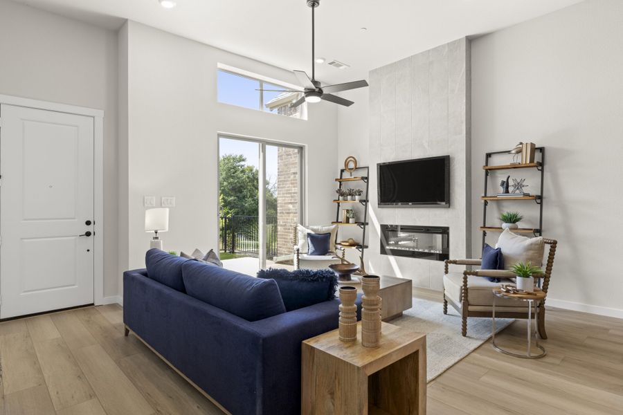 Furnished interior view inside a new home in Cottonwood Creek, Rowlett (Image 5).