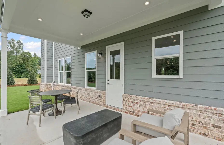 Representative exterior details of a home built from the Riverton by Pulte Homes in Traditions of Braselton, Jefferson (Image 3). Representative exterior details of a home built from the Riverton by Pulte Homes in Traditions of Braselton, Jefferson (Image 3).