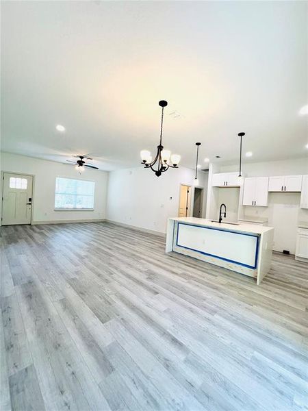 Spacious, unfurnished interior of a new home in , Dunnellon (Image 4).