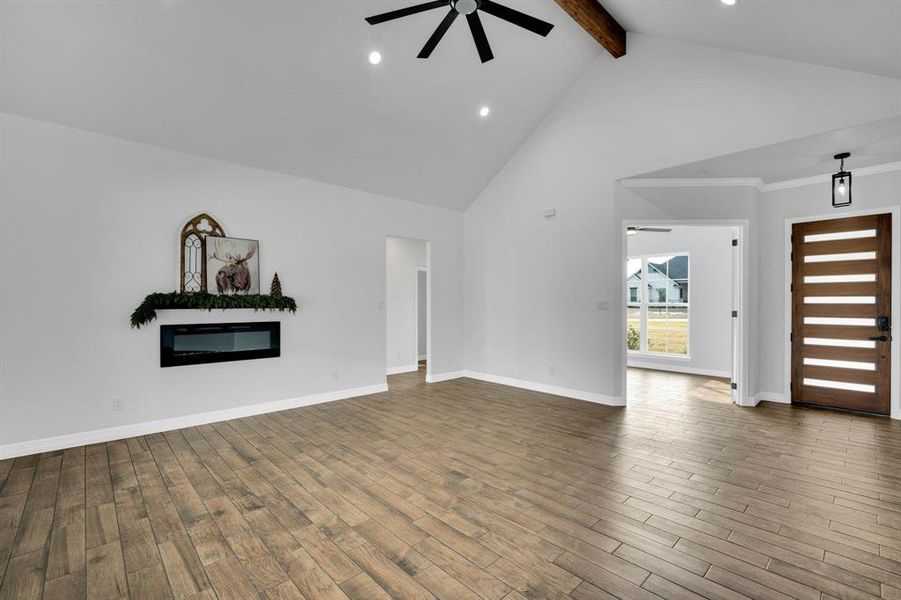 Spacious, unfurnished interior of a new home in , Waxahachie (Image 18).