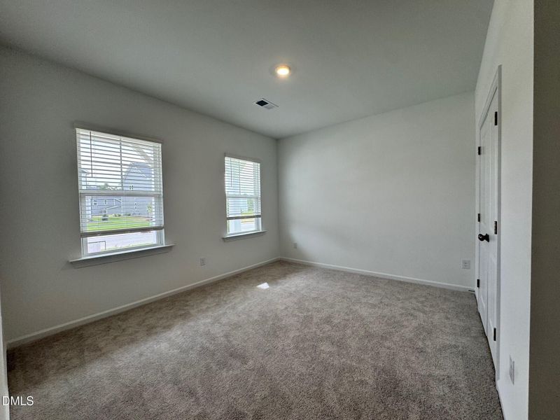 326-DwnStrsGuestBedrm