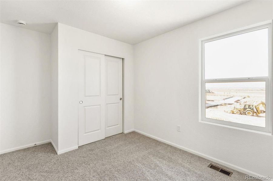 Spacious, unfurnished interior of a new home in Turnberry, Commerce City (Image 26).