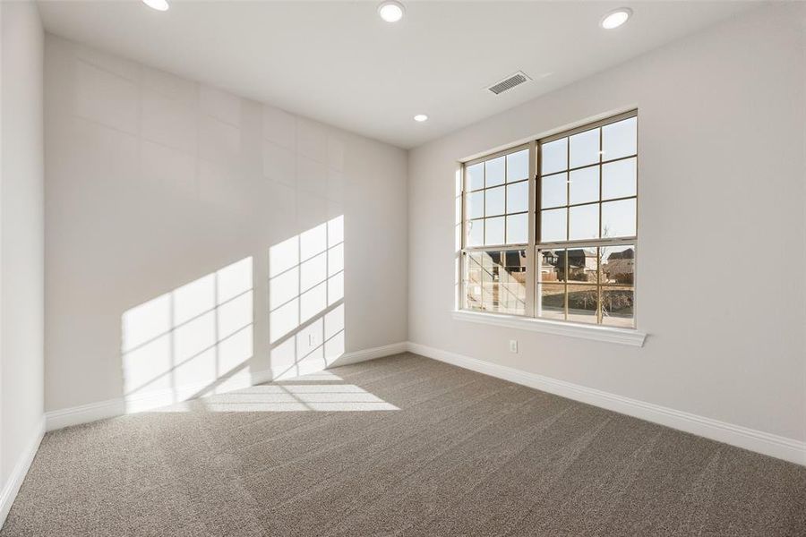 Spacious, unfurnished interior of a new home in Villages of Creekwood, Frisco (Image 25).