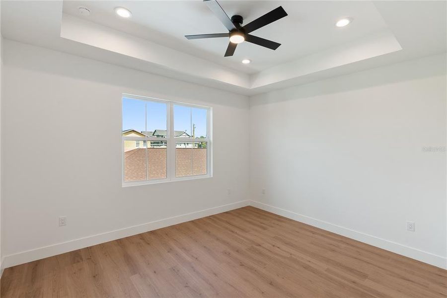 Spacious, unfurnished interior of a new home in , Tampa (Image 36).