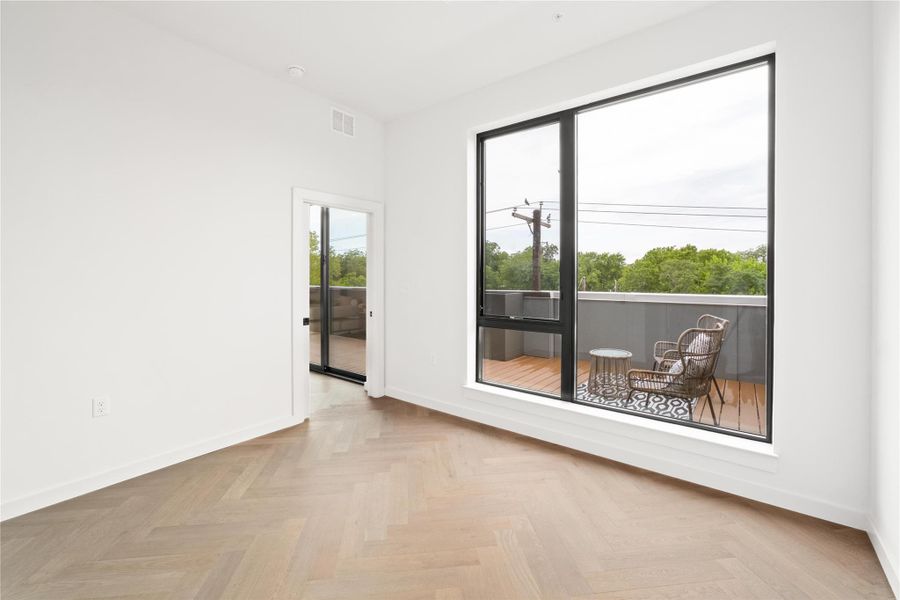 Spacious, unfurnished interior of a new home in One Oak, Austin (Image 19). Spacious, unfurnished interior of a new home in One Oak, Austin (Image 19).