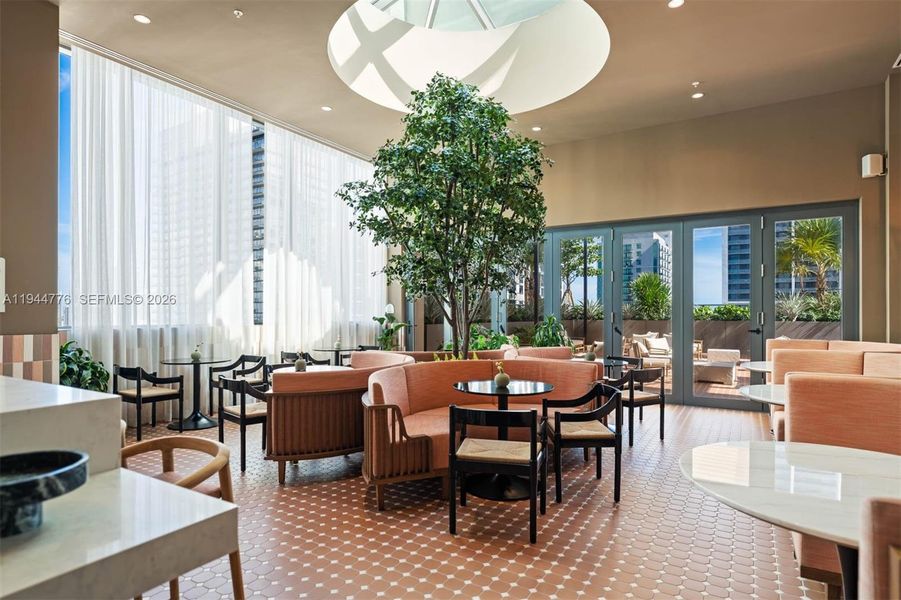 Community amenities in , Florida City (Image 18).