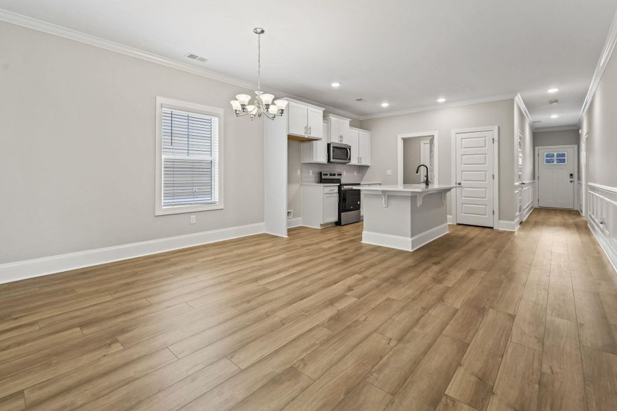 Spacious, unfurnished interior of a new home in White Oak Estates, Conway (Image 18).