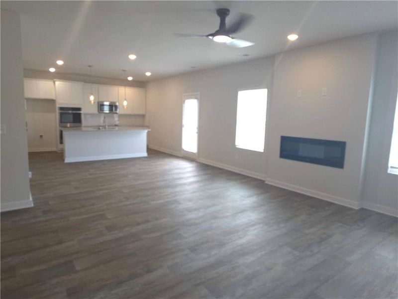 Spacious, unfurnished interior of a new home in Southern Hills, McDonough (Image 11).