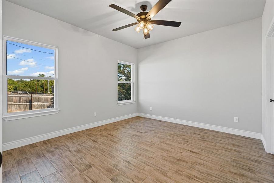 Spacious, unfurnished interior of a new home in , Granbury (Image 36).