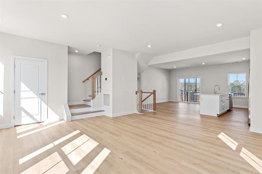 Spacious, unfurnished interior of a new home in Stowe Branch Townhomes, Charlotte (Image 8).