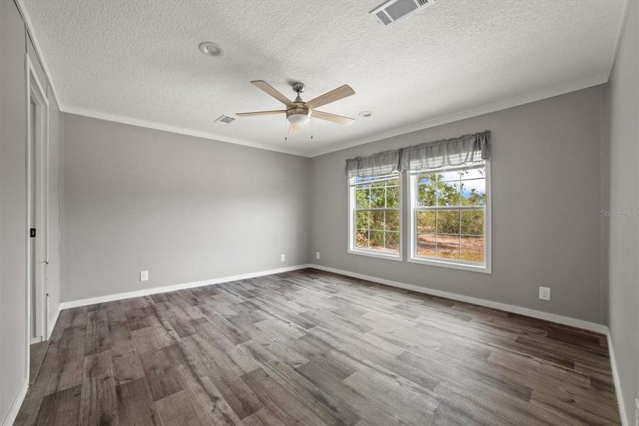 Spacious, unfurnished interior of a new home in , Okeechobee (Image 11).