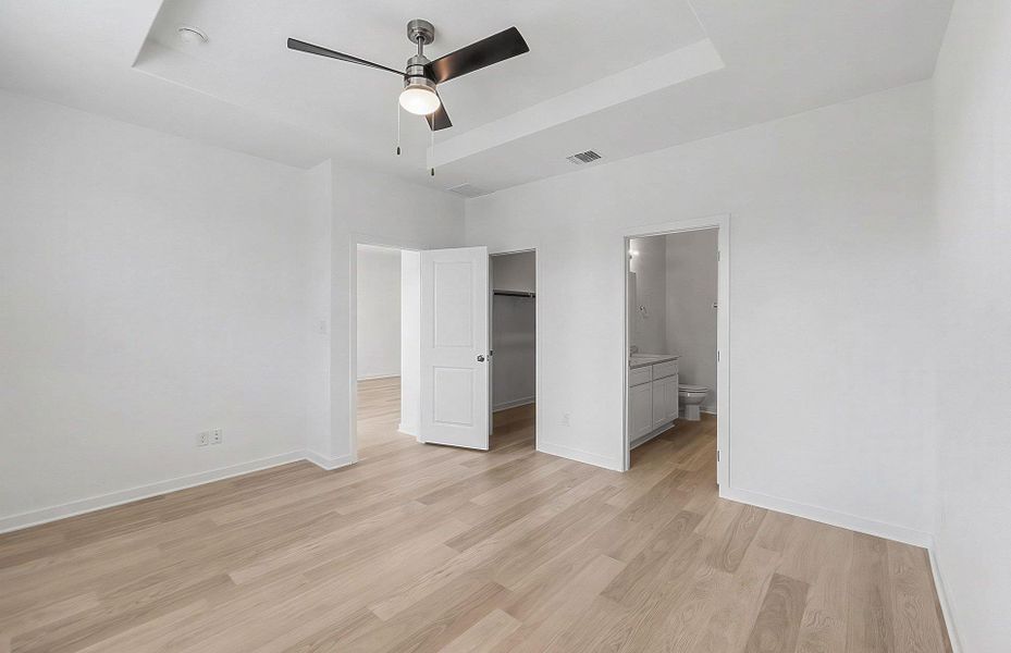 Spacious, unfurnished interior of a new home in Larson Crossing, Elgin (Image 20). Spacious, unfurnished interior of a new home in Larson Crossing, Elgin (Image 20).
