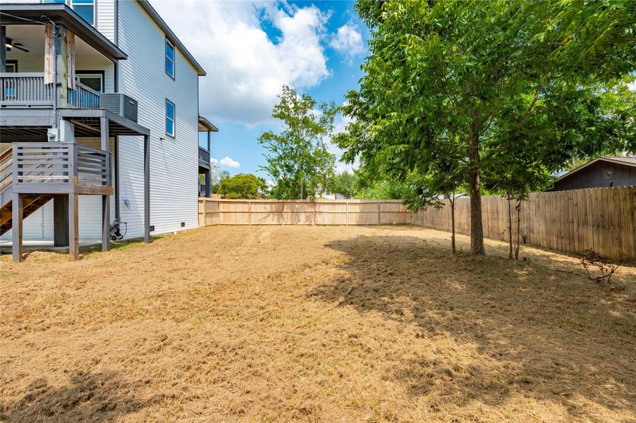 Exterior details and patio area of a home in , Shoreacres (Image 32).