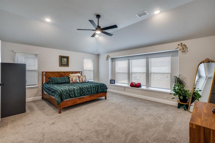 Furnished interior view inside a new home in Glenwood Meadows, Denton (Image 21).