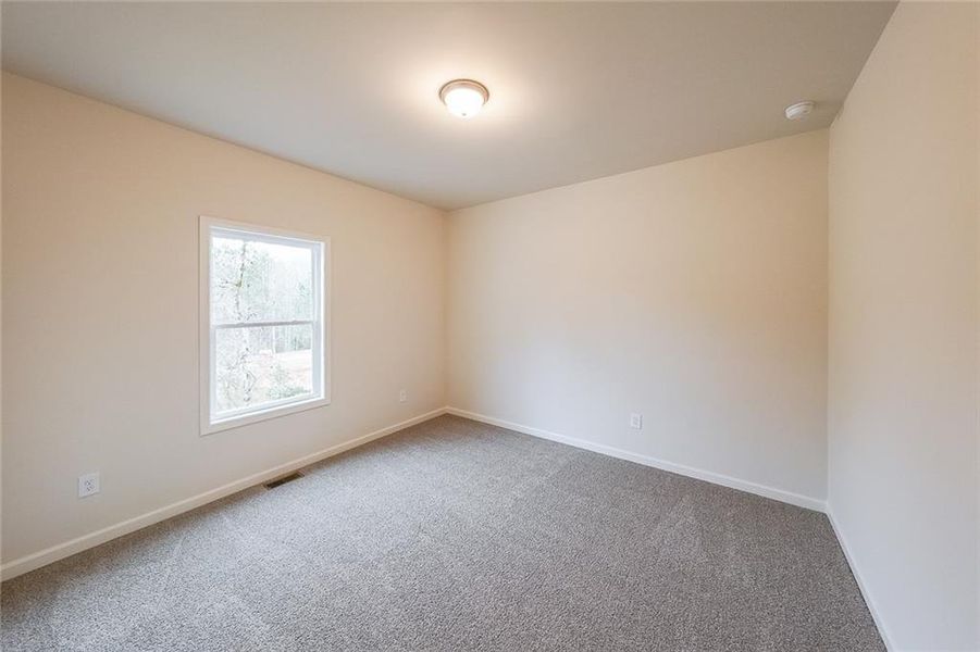 Spacious, unfurnished interior of a new home in , Gainesville (Image 23).