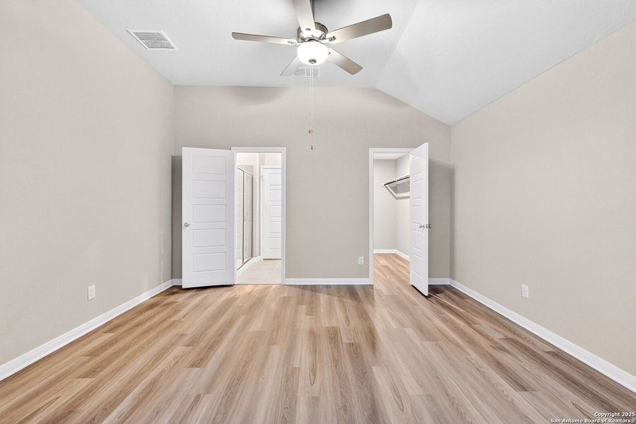 Spacious, unfurnished interior of a new home in Park Place, New Braunfels (Image 36).